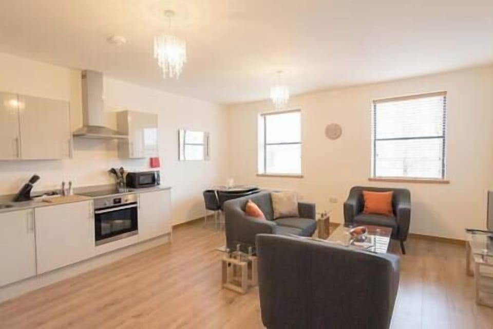 Luxury Two Bedroom Apartment, plenty of parking in Swindon