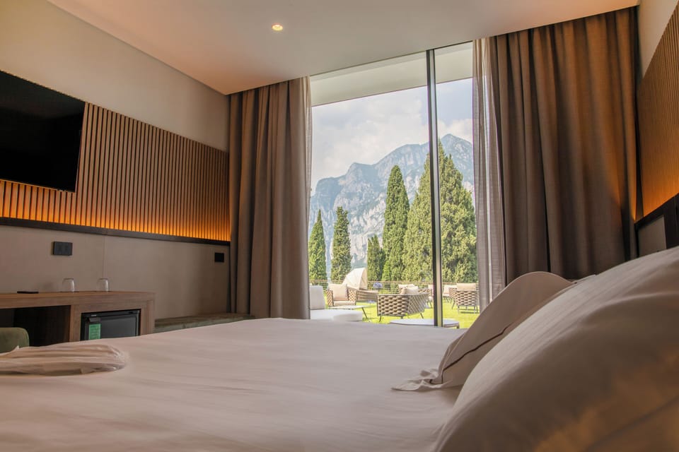 Standard Double or Twin Room, Garden View | Down comforters, minibar, in-room safe, individually decorated