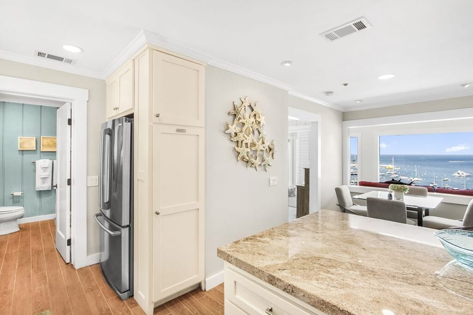 150MT - Kitchen area counter
