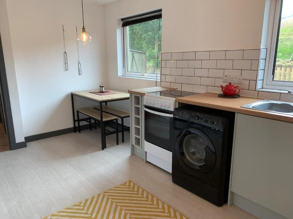 House | Private kitchen | Fridge, microwave, oven, stovetop