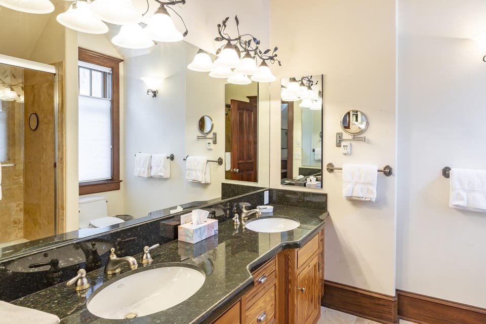 6.2-telluride-heritage-house-guest-suite-bath