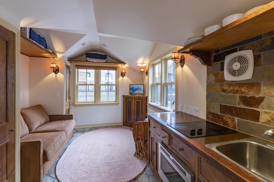 9.0-telluride-heritage-house-guest-house-tv