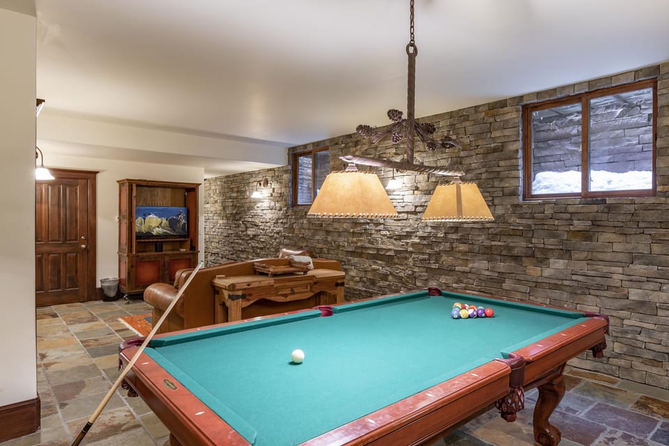 2.6-telluride-heritage-house-pool-table-rev