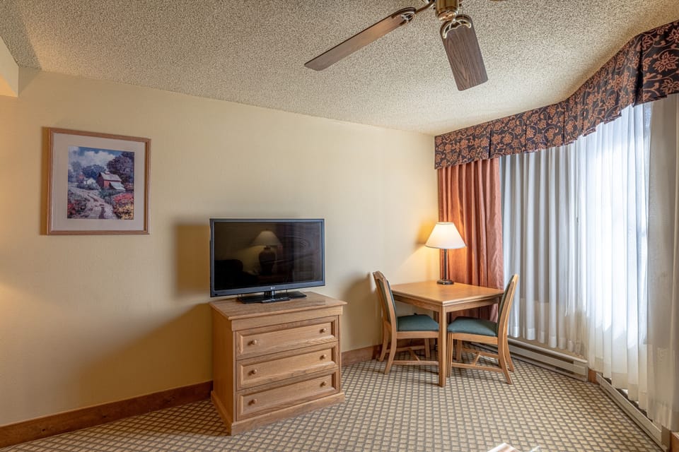 Condo, 1 Bedroom | Interior