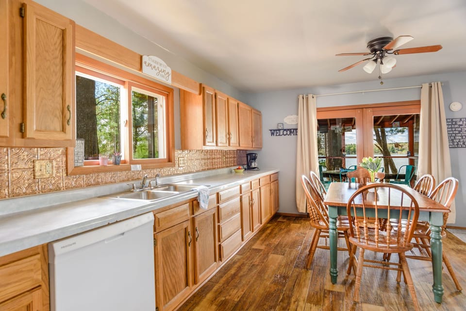 Main cottage kitchen (view towards the lake) 