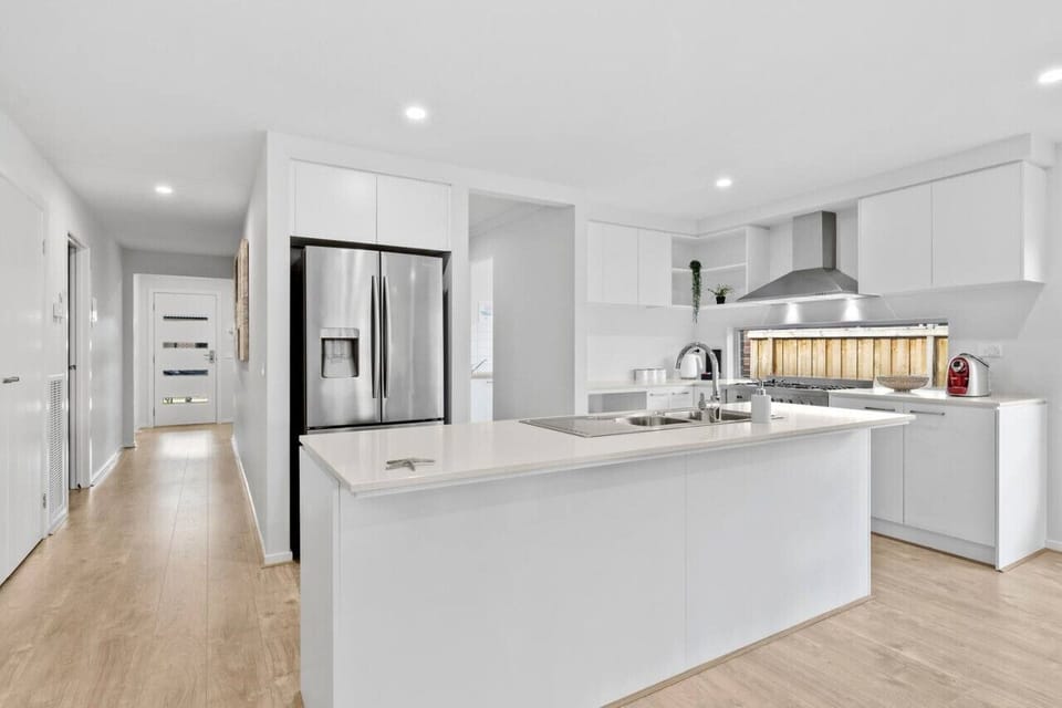 Spacious and fully equipped kitchen, perfect for those who love to prepare their meals.
