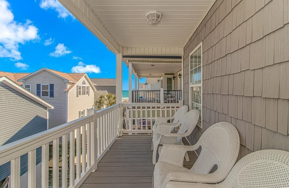 Top deck with view of ocean