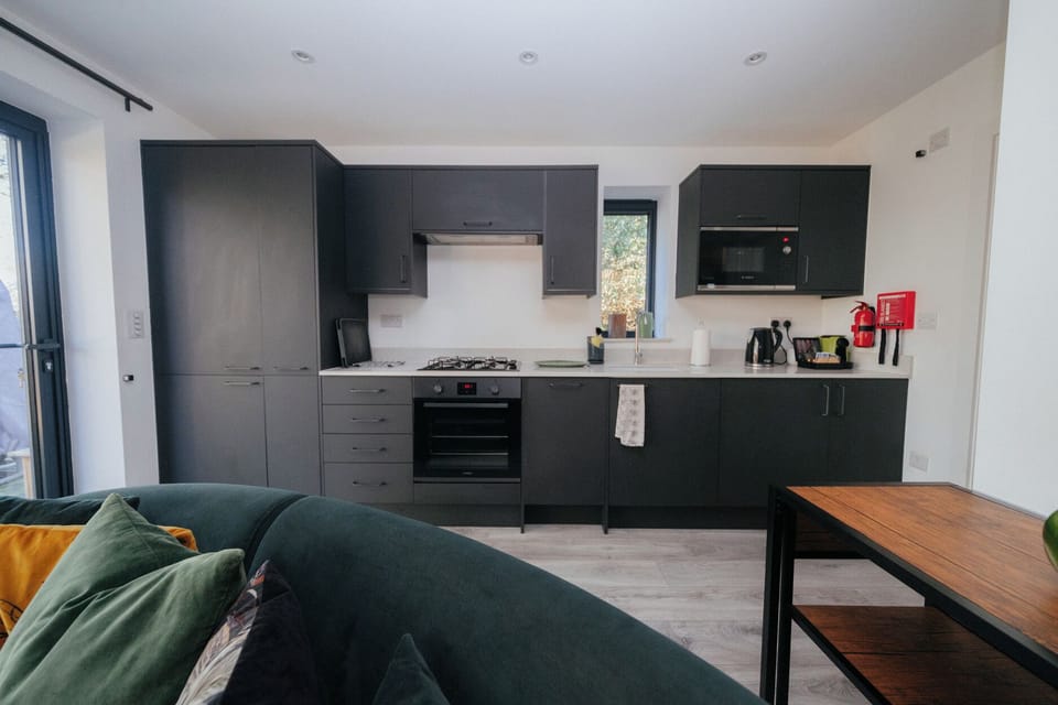 Cottage | Private kitchen | Fridge, microwave, dishwasher, electric kettle