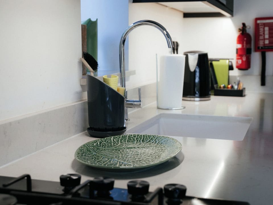 Cottage | Private kitchen | Fridge, microwave, dishwasher, electric kettle