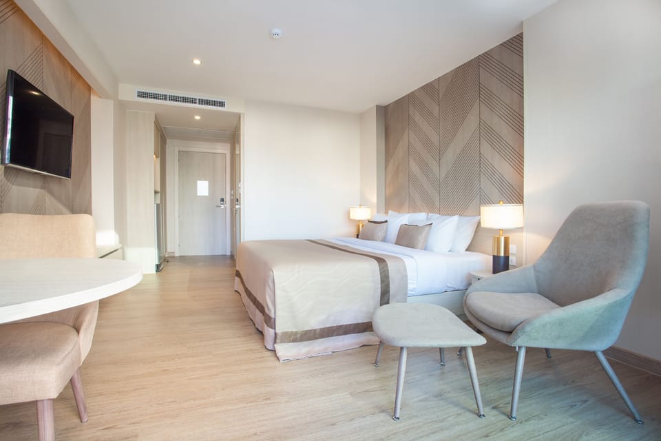 Minibar, in-room safe, blackout drapes, free WiFi
