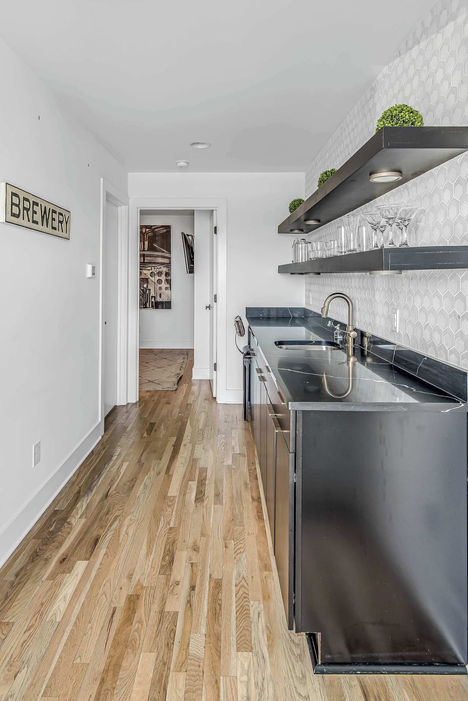Level 4 | Wet Bar, Bedroom 4, and Rooftop Access
