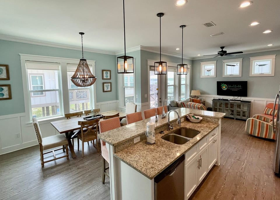 Tortuga Sunset, Gulf Shores, Alabama. 2 Bedroom 2 Bathroom, sleeps 8.