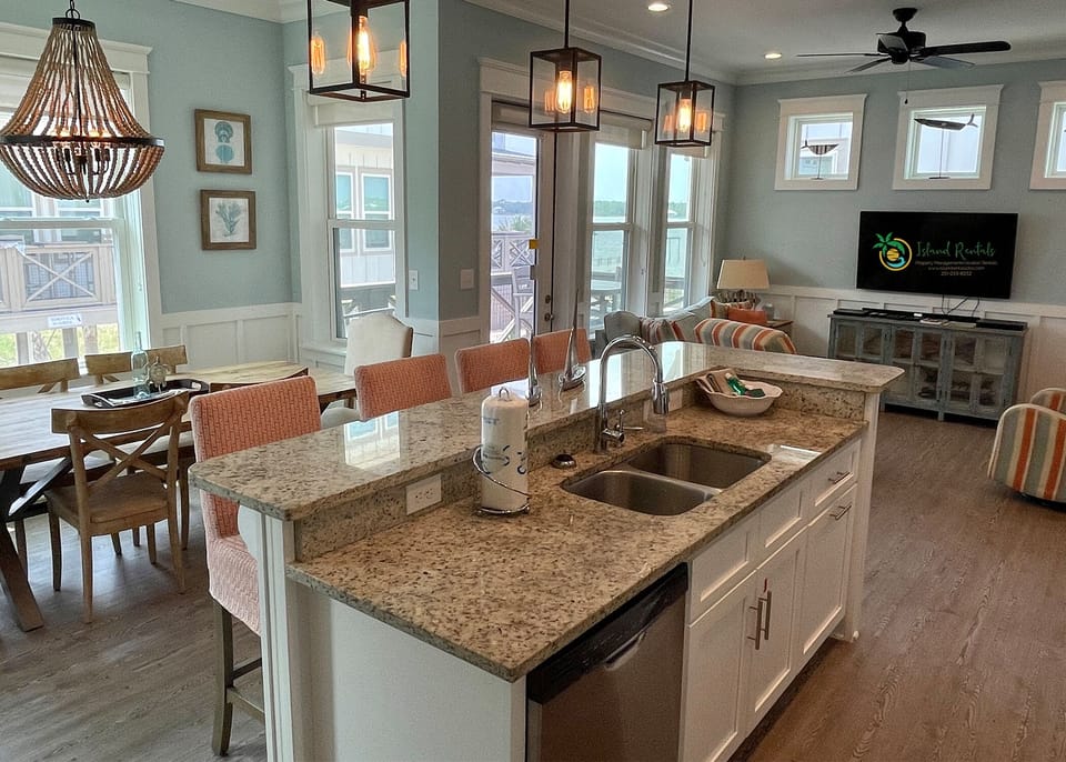 Tortuga Sunset, Gulf Shores, Alabama. 2 Bedroom 2 Bathroom, sleeps 8.