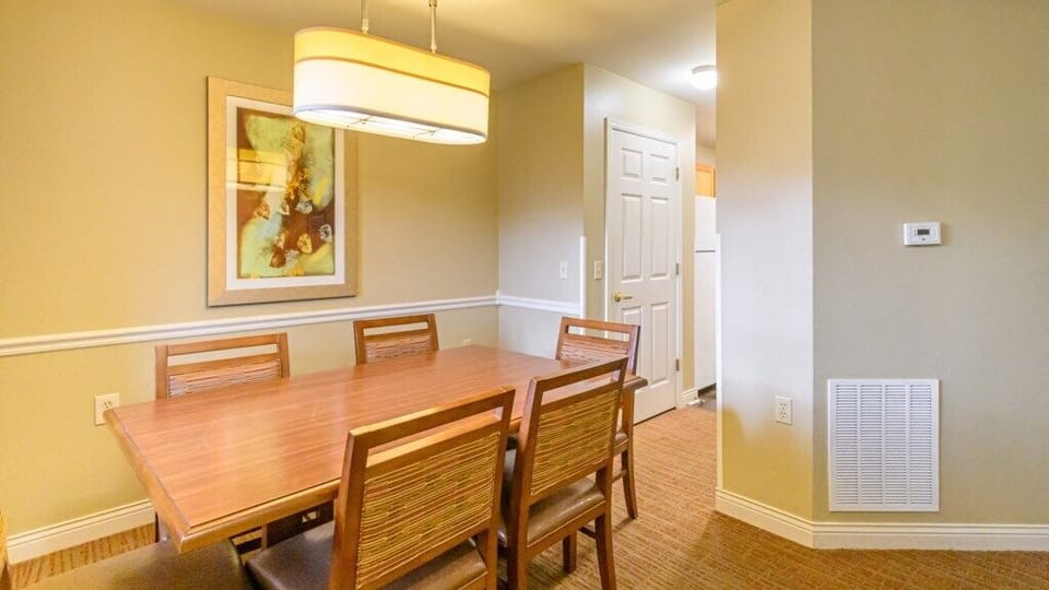12_ClubWyndhamTamarack-2Bedroom-002