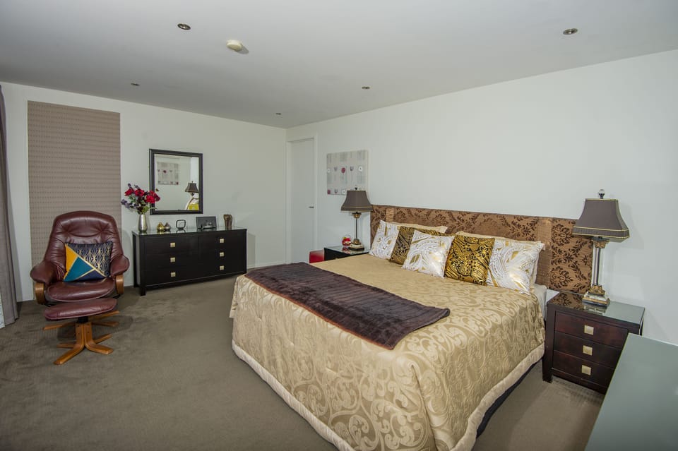 Luxury Room 2 with Ocean View and Private Spa | Premium bedding, in-room safe, individually decorated
