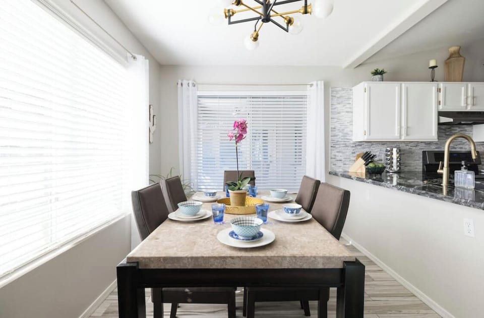 Dining room with seating for 6