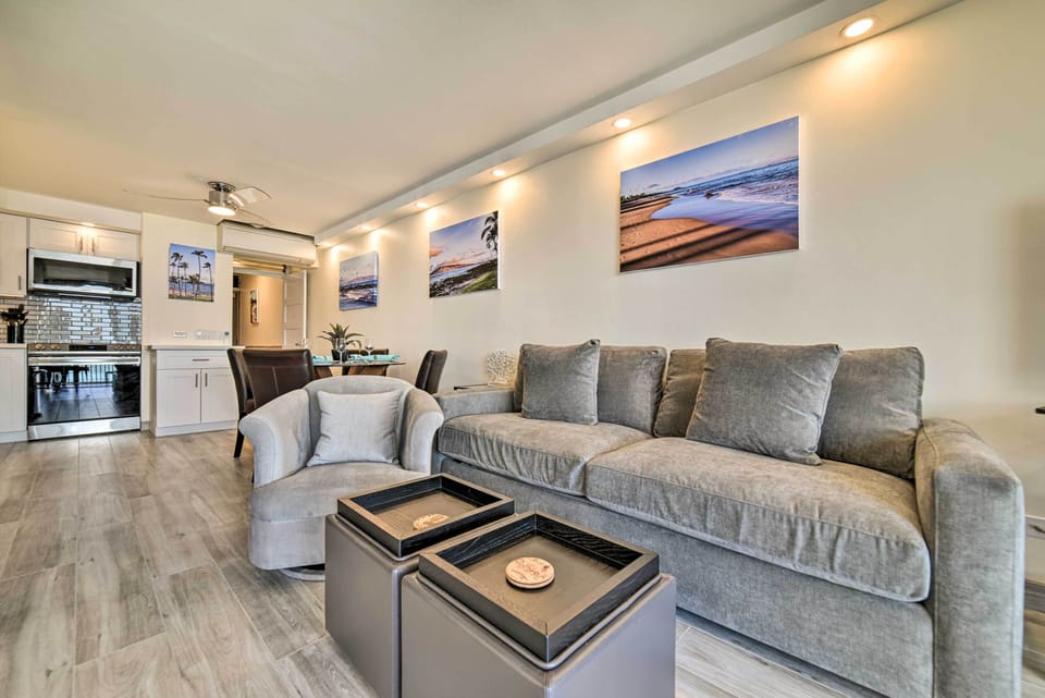 Living Room | Central A/C | Queen-Sized Sleeper Sofa