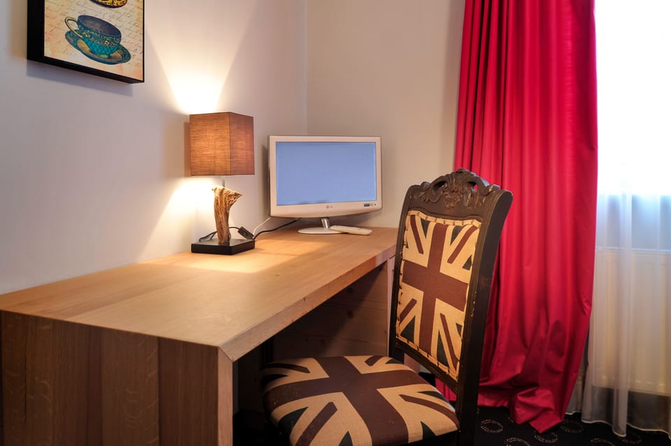 Standard Single Room, 1 Twin Bed, Non Smoking | Hypo-allergenic bedding, in-room safe, individually decorated
