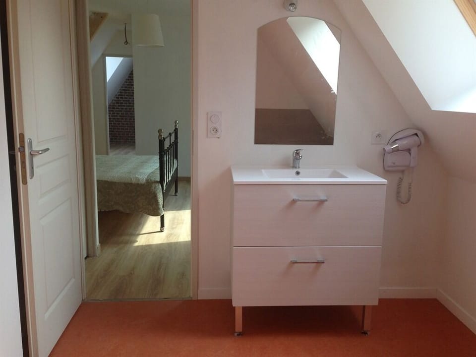 Standard Quadruple Room, Private Bathroom (family suite)