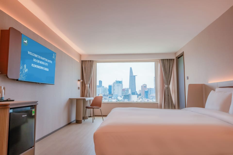 Executive King Room | Hypo-allergenic bedding, minibar, in-room safe, individually furnished