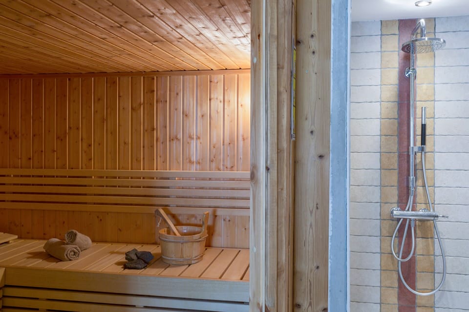 Sauna, hot tub, body treatments, hydrotherapy, sports massages, facials