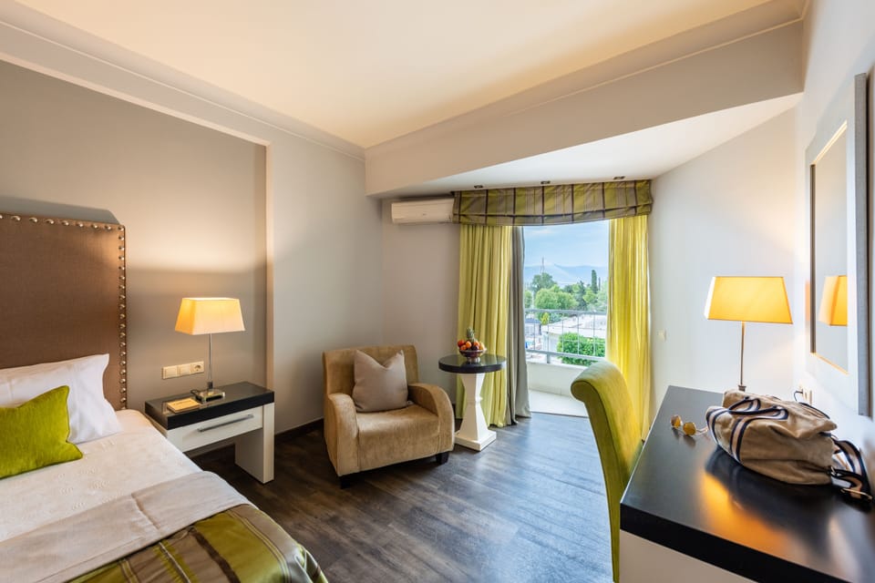 Standard Double or Twin Room, Sea View | Minibar, in-room safe, soundproofing, WiFi (free)