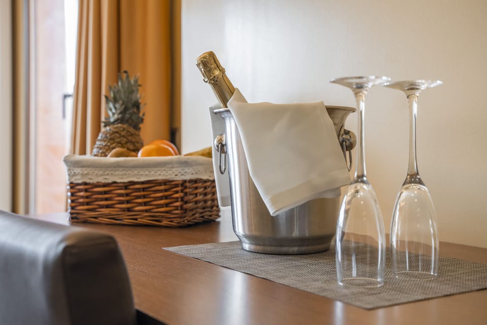 Champagne service
