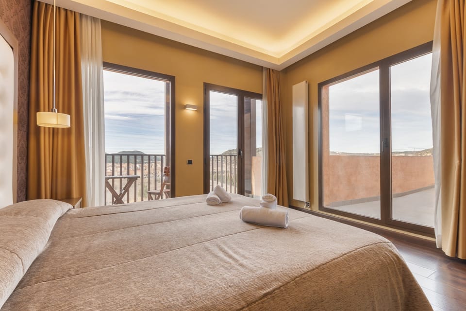 Standard Double or Twin Room | Desk, laptop workspace, blackout drapes, soundproofing