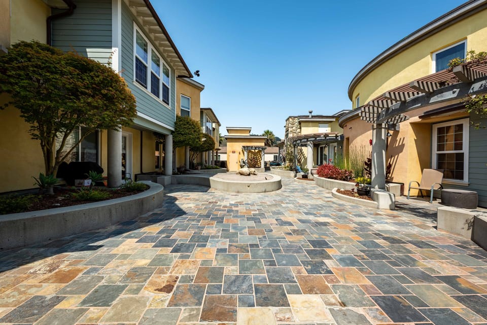 Access walkway into the Avila Beach Retreat