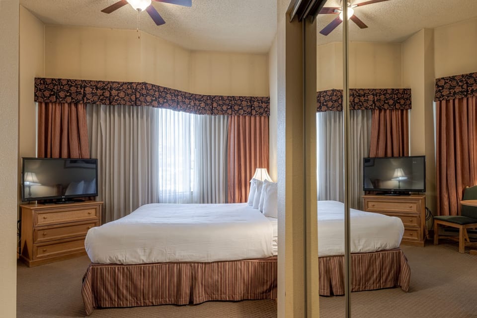Bed, Furniture, Screen, Bedroom, Room