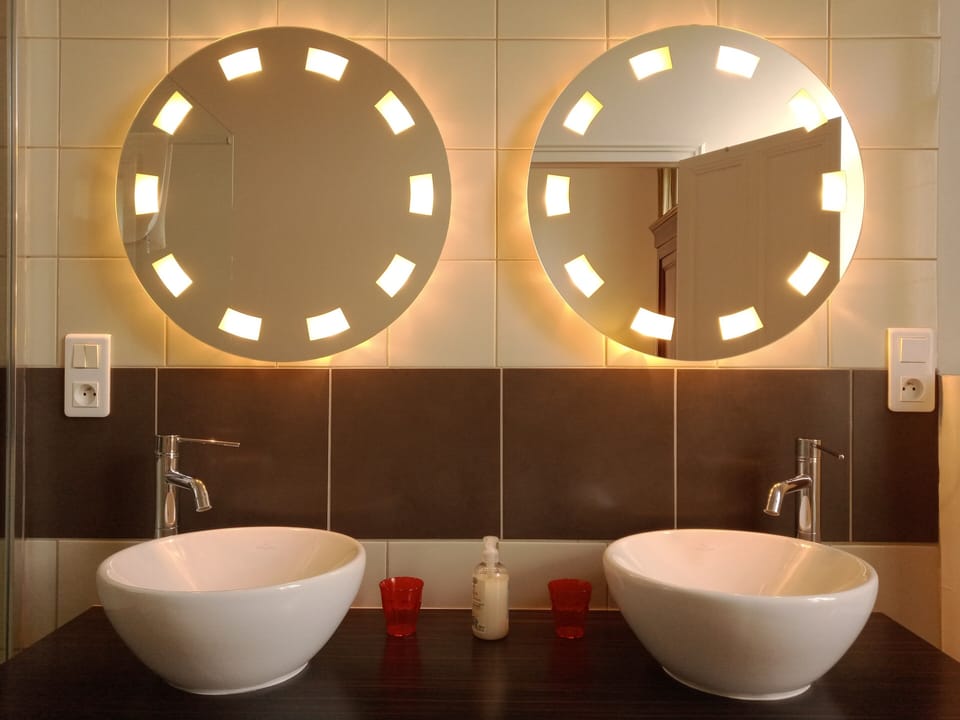 Double Room, Ensuite, Park View (chambre Savennières	) | Bathroom