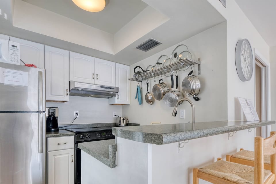 Kitchen has all the necessities