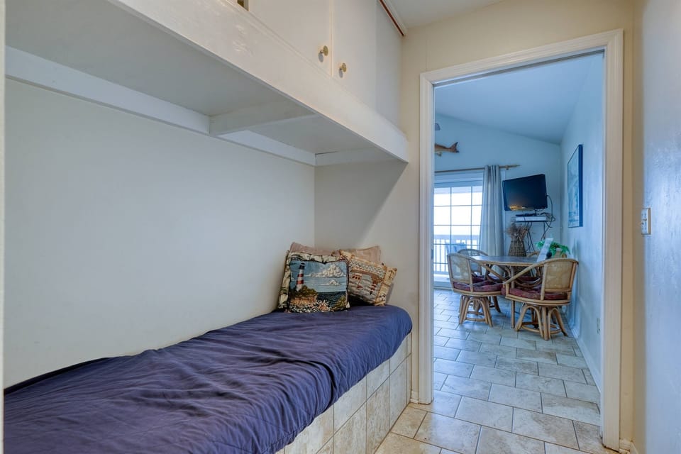 Twin hall bed
