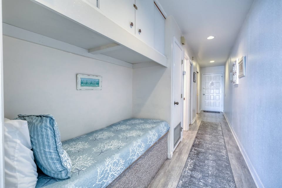 Twin hall bed
