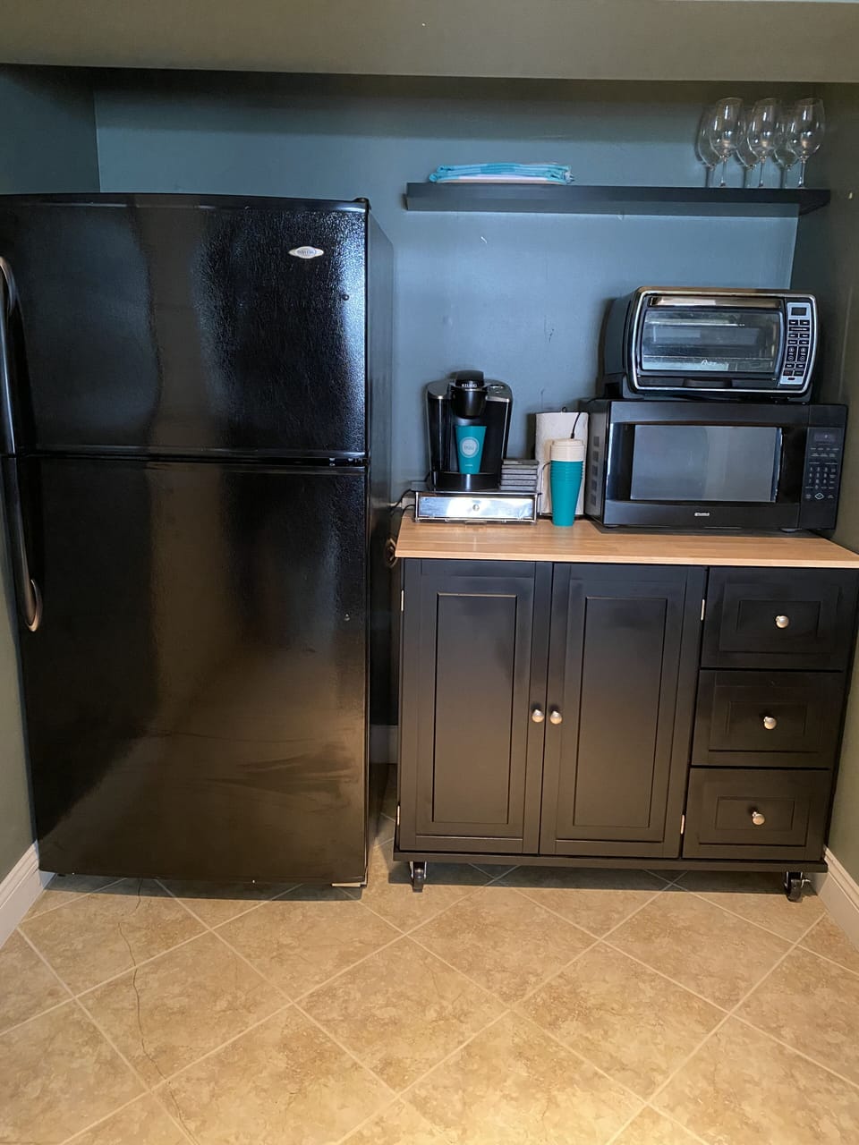 kitchenette with refrigerator/freezer, microwave, toaster oven, Keurig