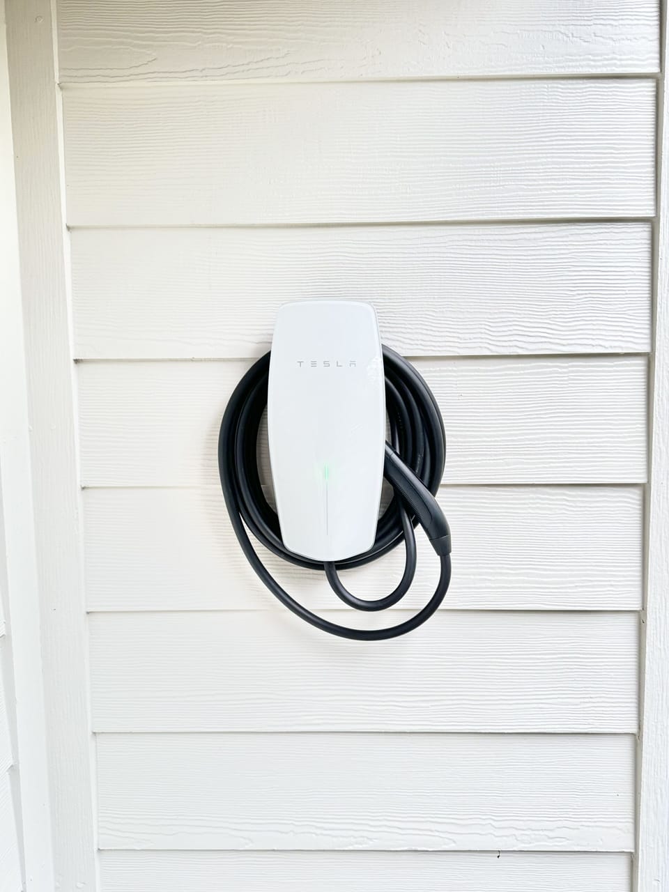 TESLA  CHARGER 🔌
