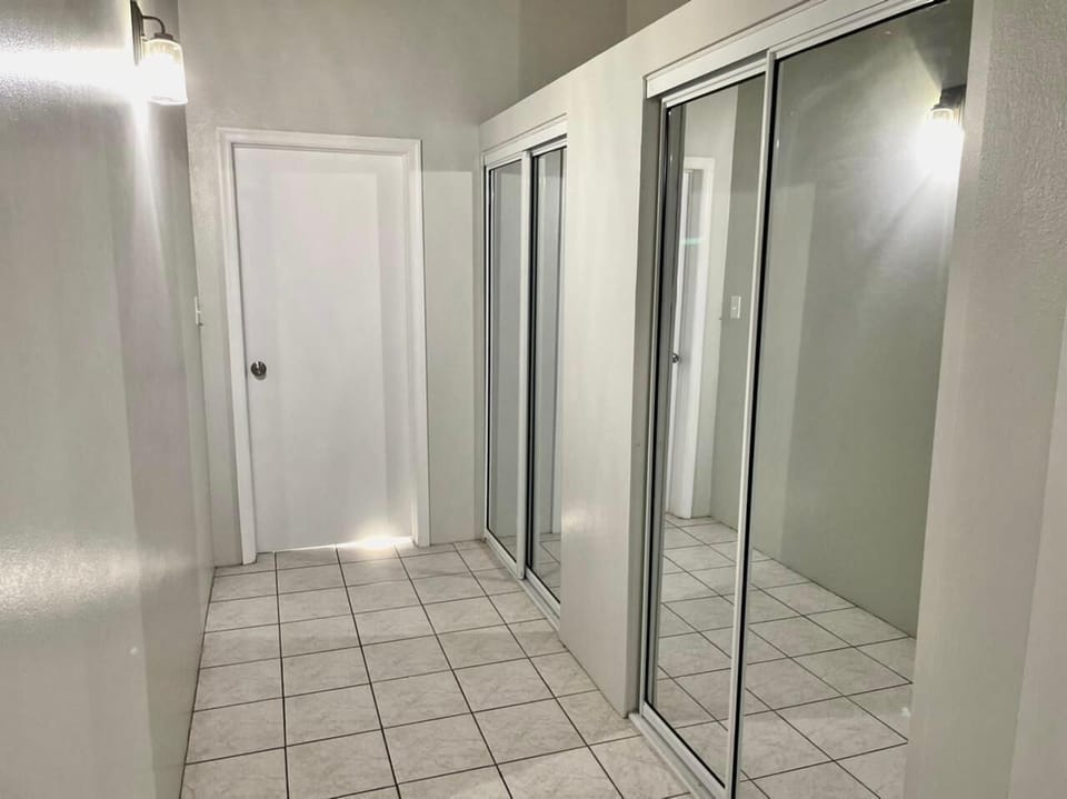 Upstairs hallway to Master