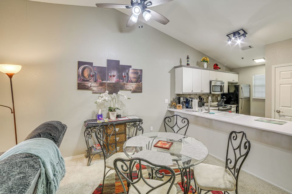 Dining Area | Dishware/Flatware Provided