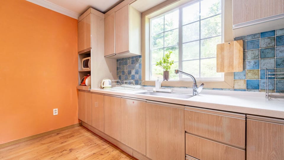 Basic Room, 2 Bedrooms (Aura(dokchae)) | 2 bedrooms, free WiFi