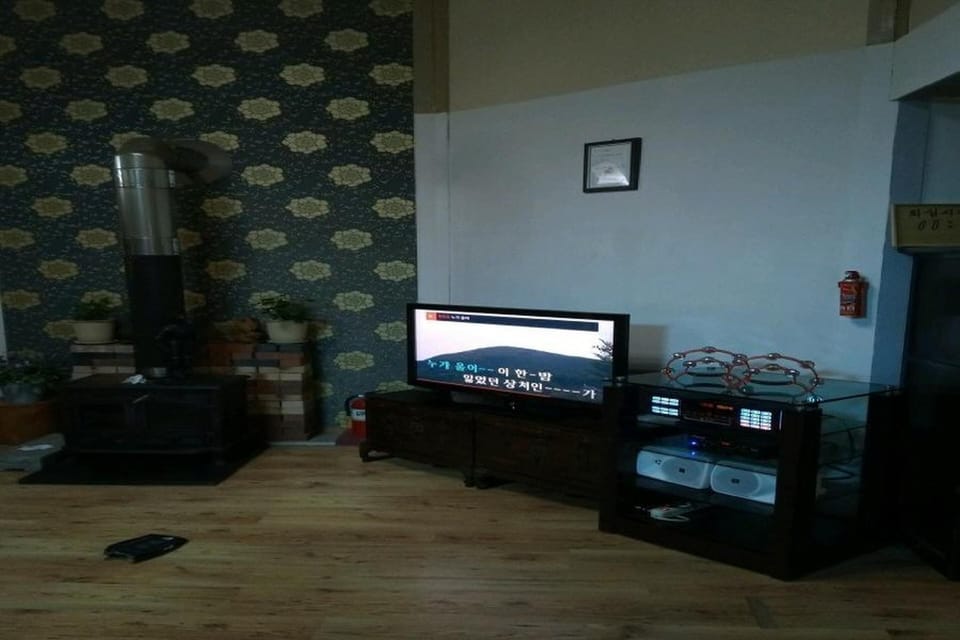Basic Room, 2 Bedrooms (Aura(dokchae)) | 2 bedrooms, free WiFi