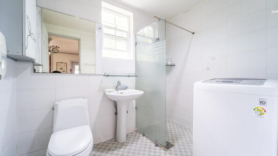 Basic Room, 2 Bedrooms (Aura(dokchae)) | 2 bedrooms, free WiFi