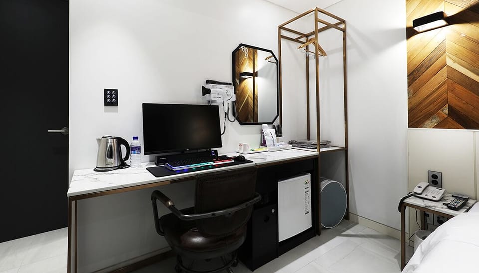 Deluxe Room | Free WiFi, bed sheets