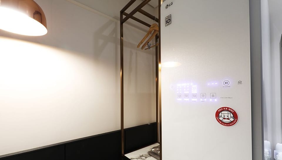 2 PC Room | Free WiFi, bed sheets
