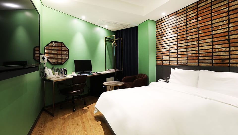 Standard Room | Free WiFi, bed sheets