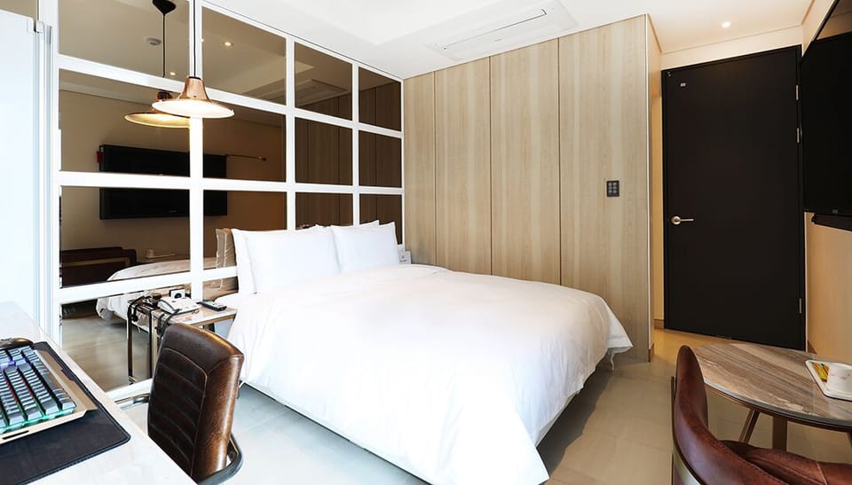 Terrace Room(Outdoor Bathtub Unavailable During Winter Season) | Free WiFi, bed sheets