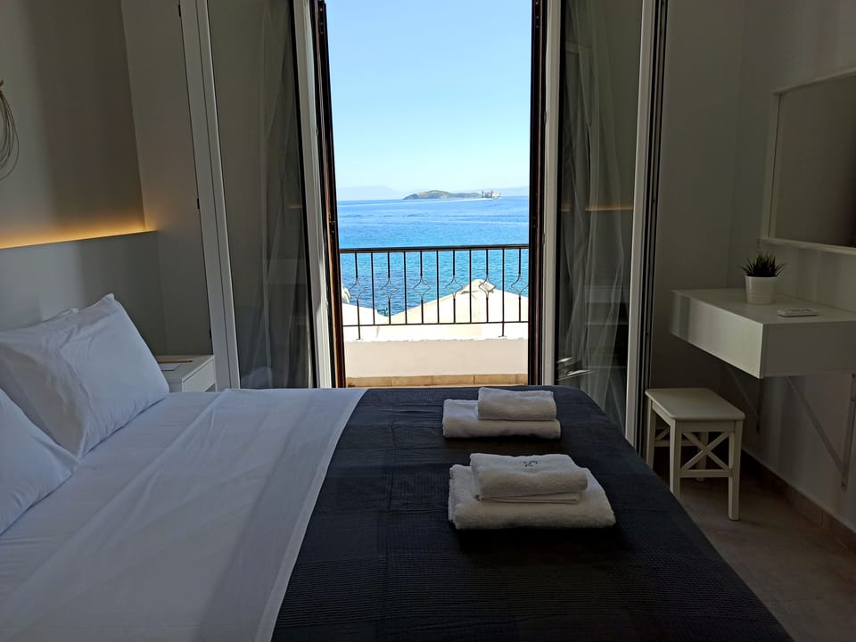 PS HOUSE Old Port Apartment in Skiathos