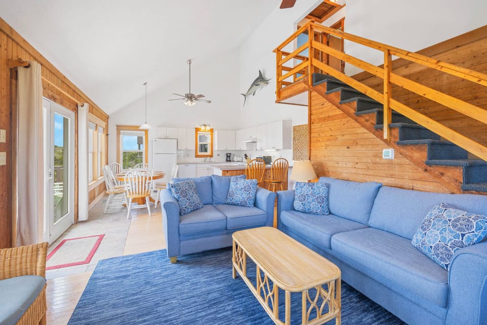 Surf or Sound Realty - 978 - No Problem - Great Room -4