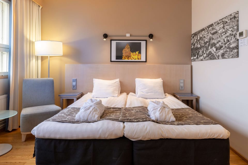 Superior Room, 1 King Bed | Desk, blackout drapes, free cribs/infant beds, free WiFi