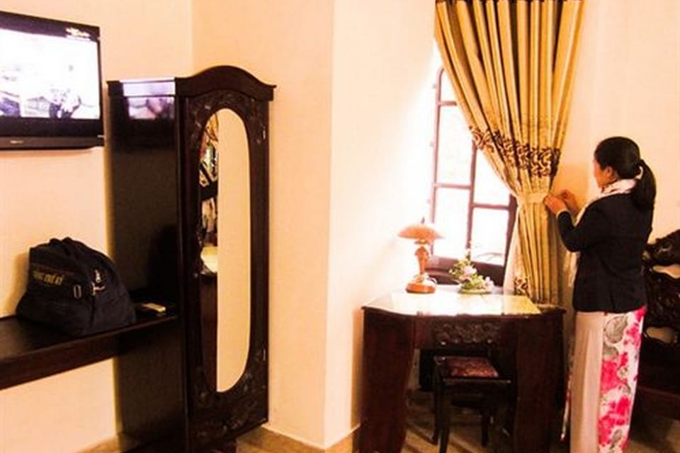 Minibar, desk, free WiFi