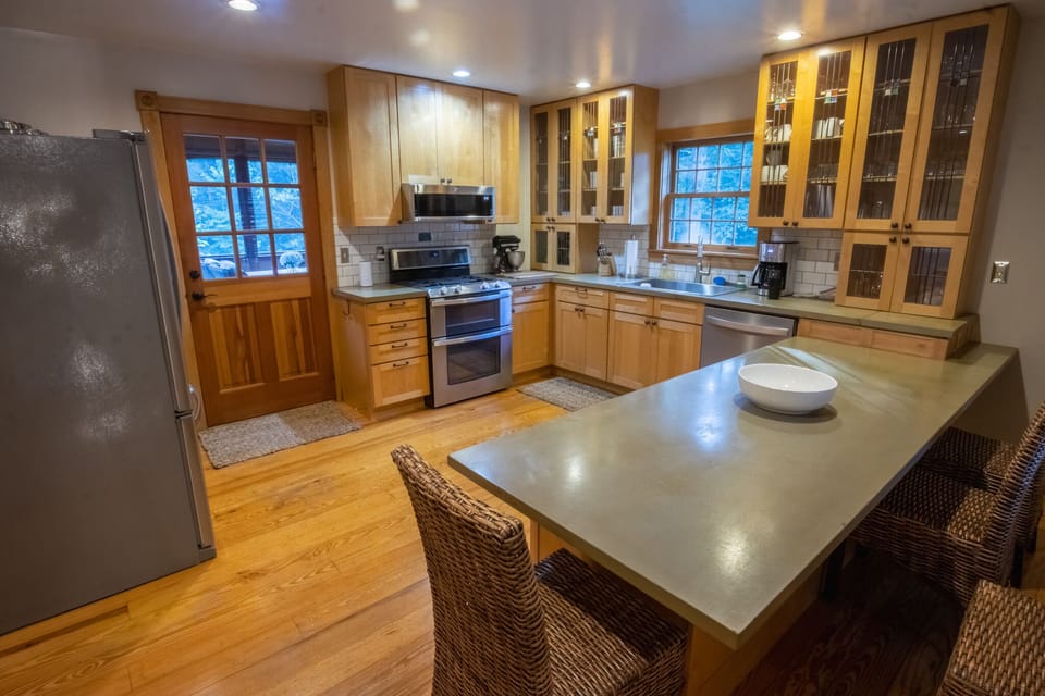 Eat in kitchen -- seating for four